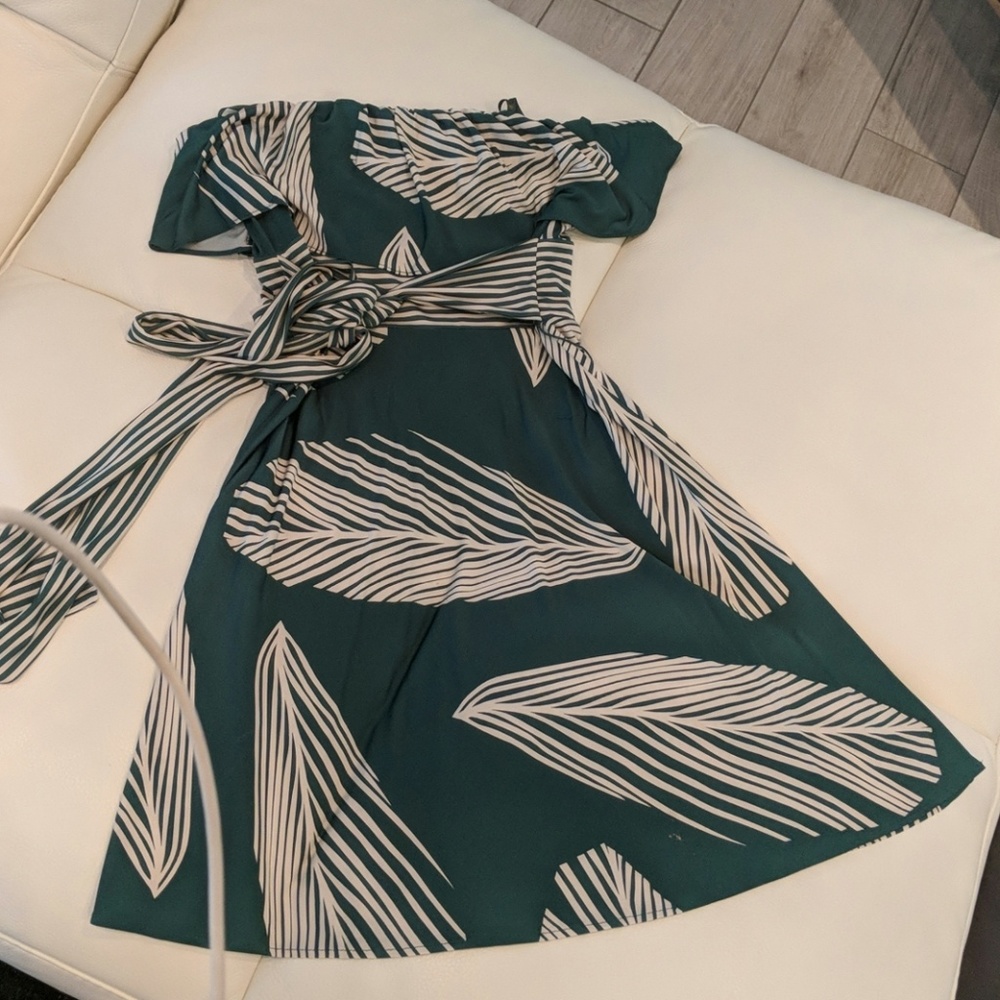 BCBGMAXAZRIA Tropical strapless dress